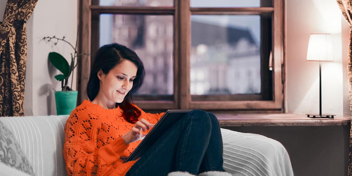 Image of student browsing savings account options
